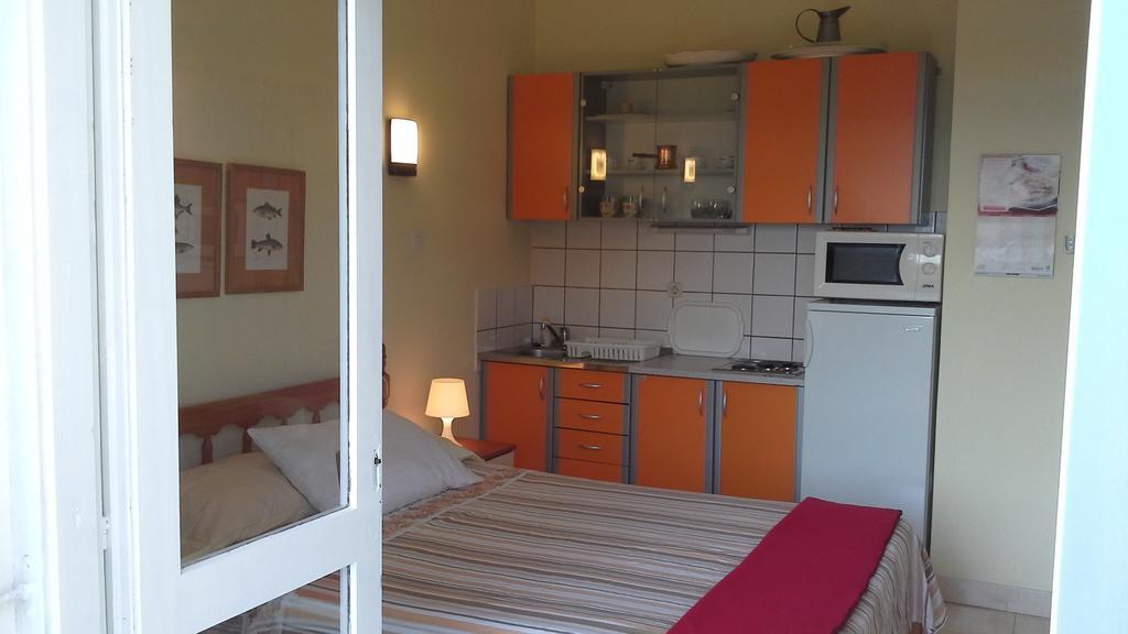 Apartments Anini Dvori Проманья Экстерьер фото