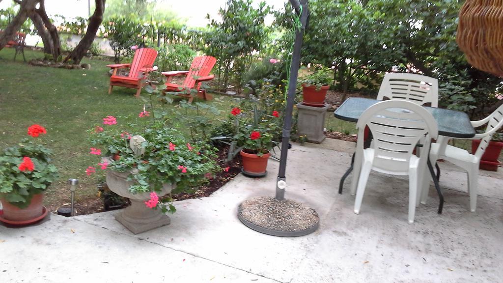 Apartments Anini Dvori Проманья Экстерьер фото